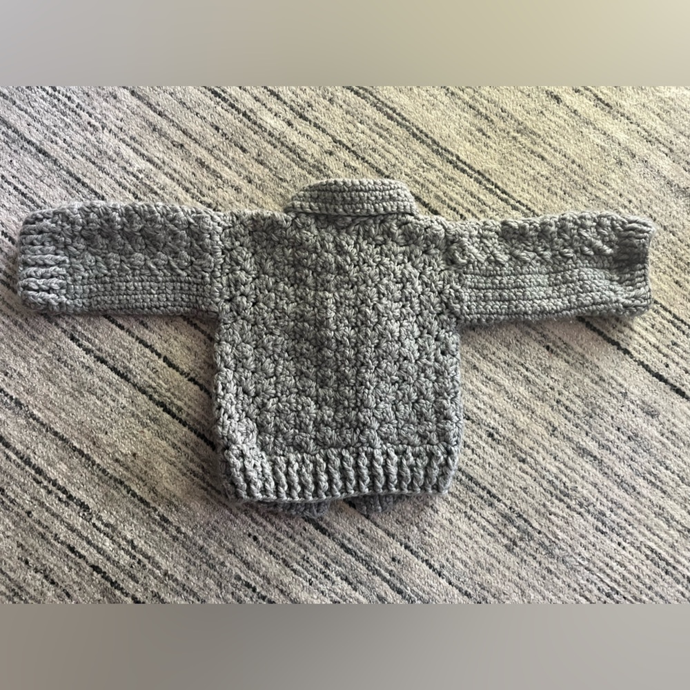Sweater - Picture 4 of 4